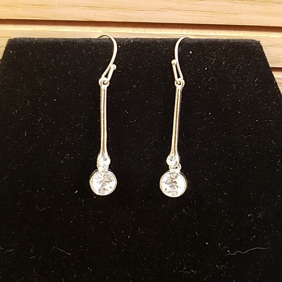 ••Sold•• Long silver rhinestone drop earrings GUC 1.75” - Picture 7 of 8